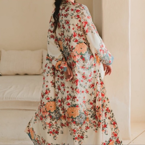 Floral Kimono with Orange and Red Accents - Picture 1 of 7